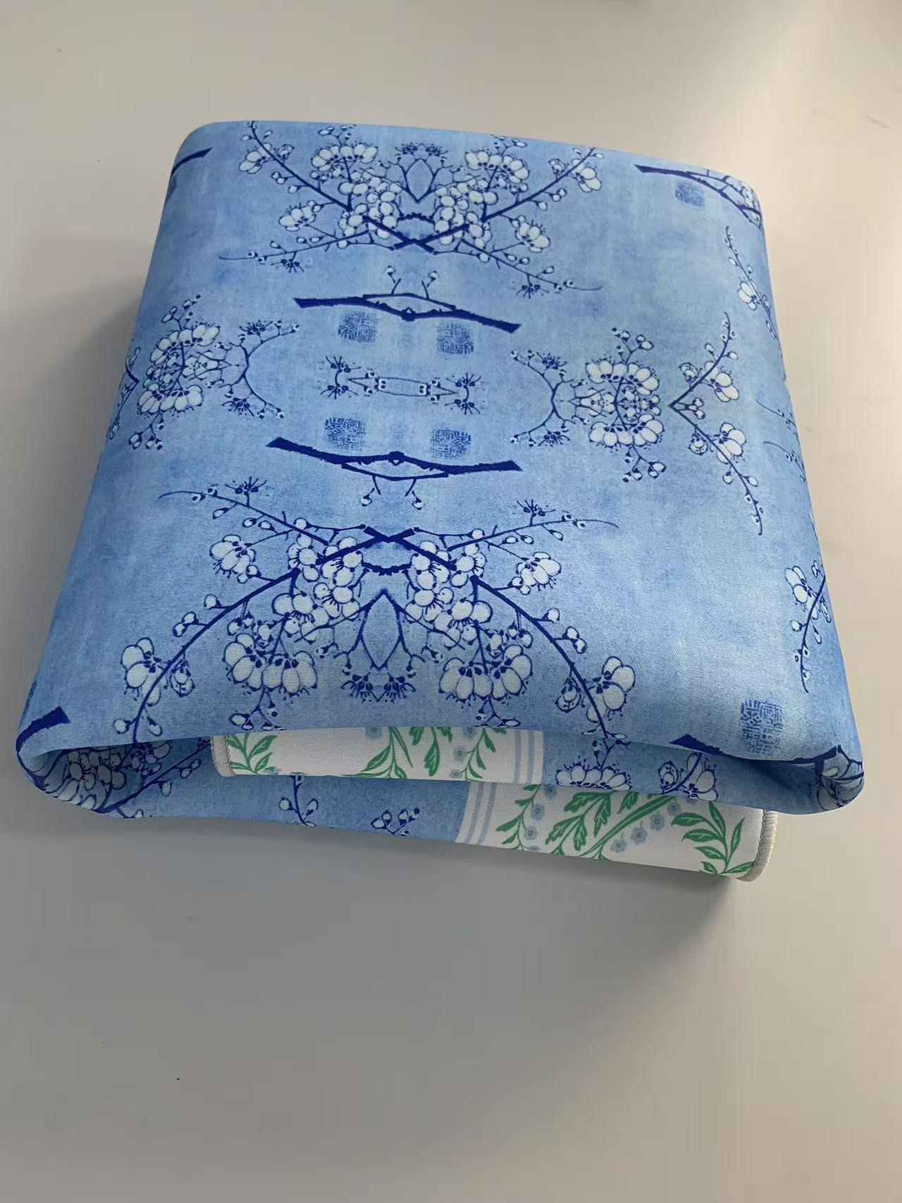 游戲桌墊那種好，橡膠雙面布印刷定制